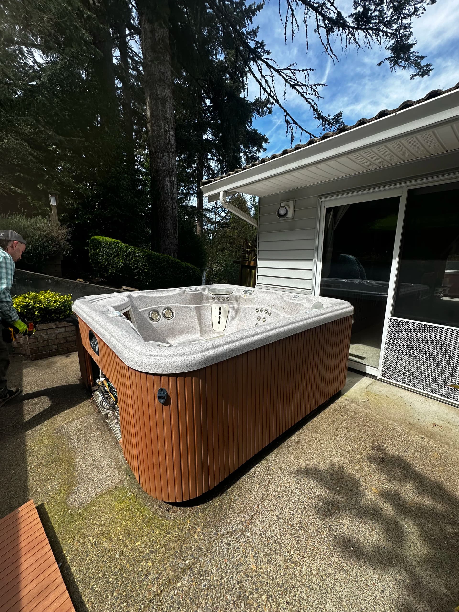 Hot Tub Removal Clears Up a Patio in Eugene OR image