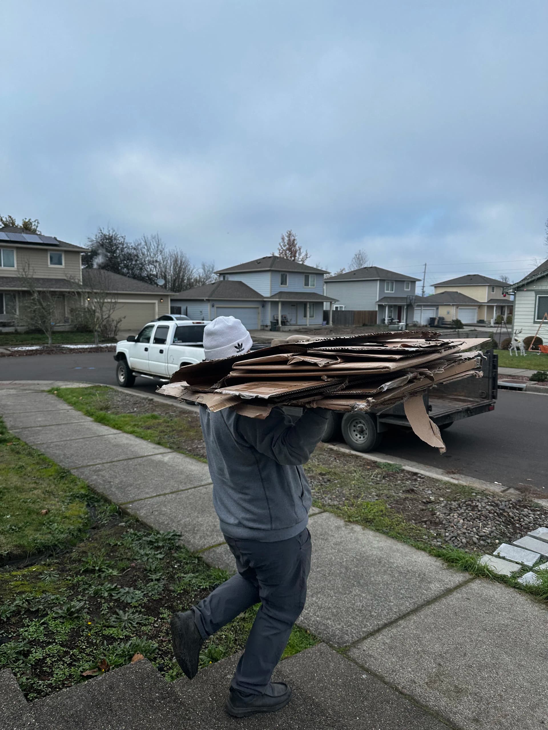 Gallery photos for Old Furniture, Cardboard, and Clutter Gone Fast: Image #3