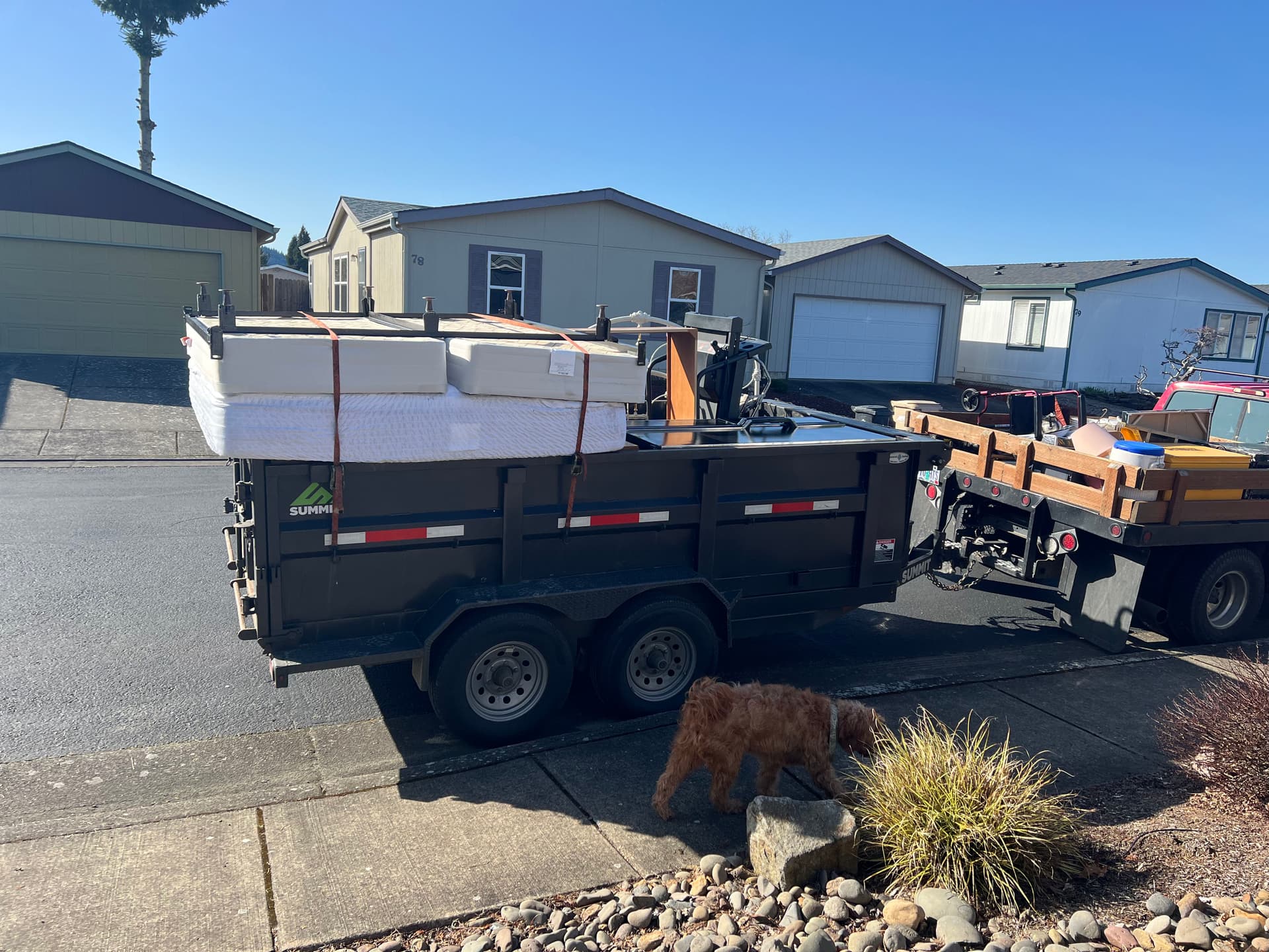 Gallery photos for Furniture Removal and Full Cleanout for a Lebanon OR Downsizing Move: Image #2