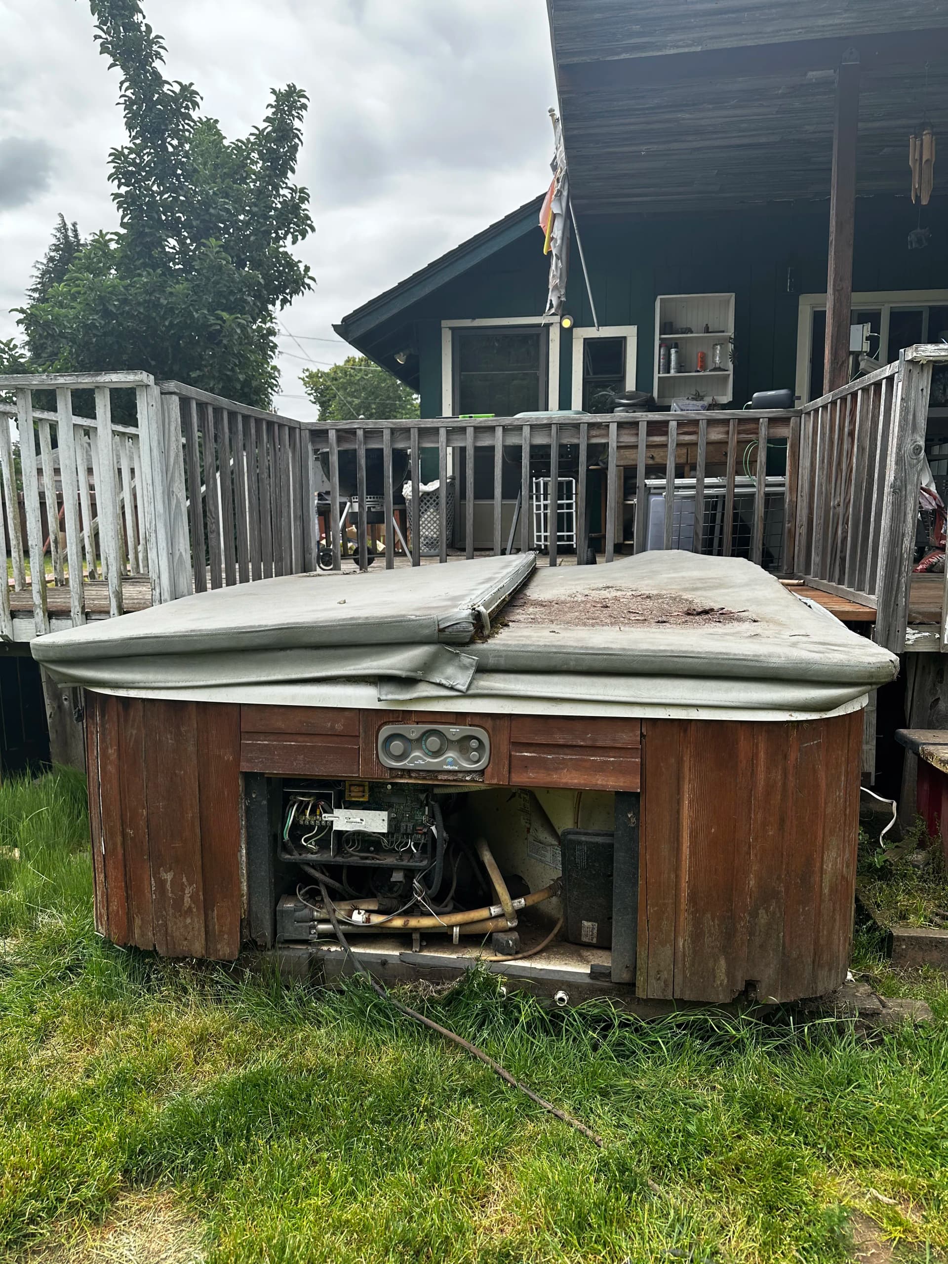 Old Hot Tub Removed in Stayton to Make Way for New Deck image