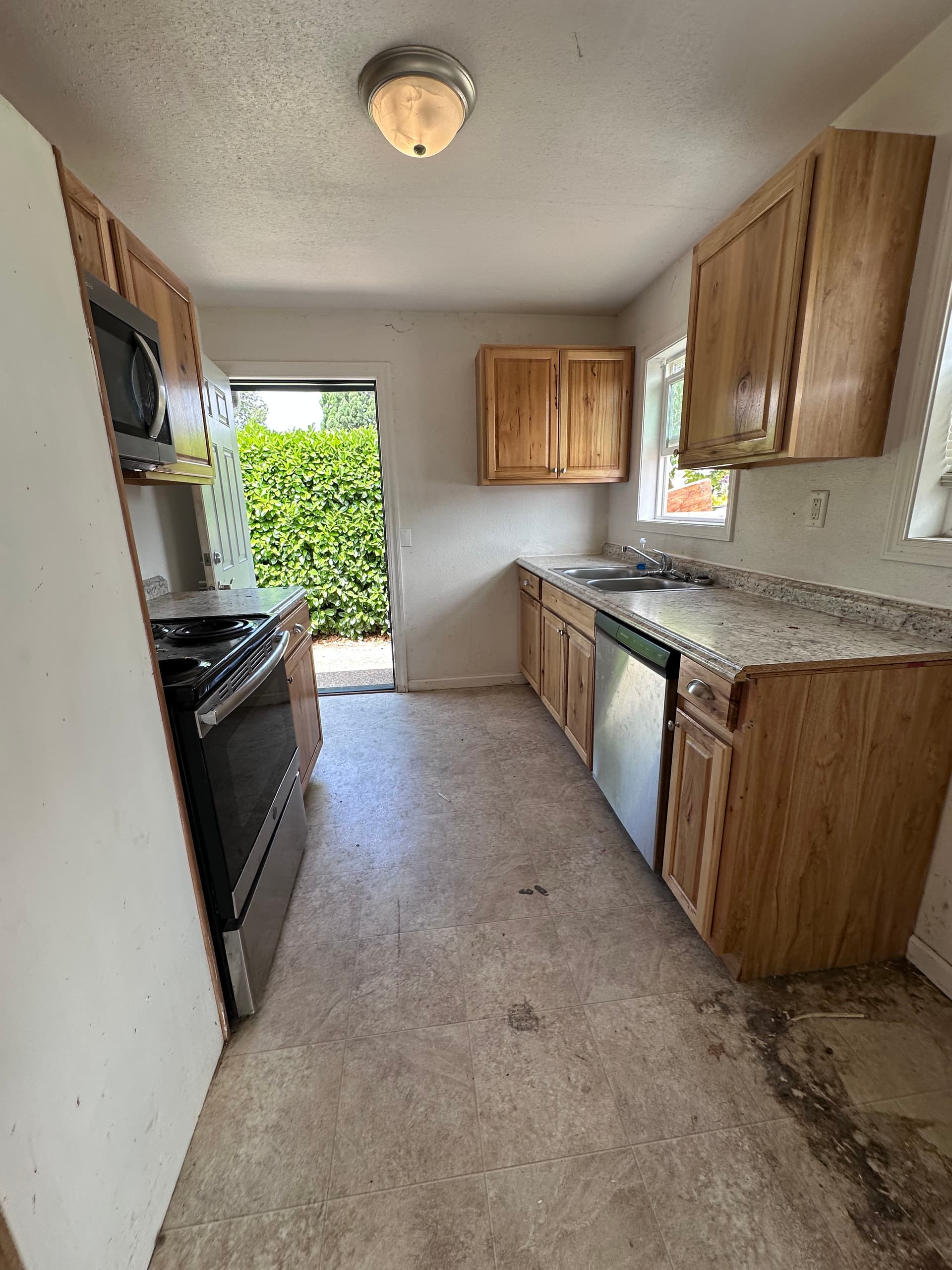 Gallery photos for Rental Cleanout Done Right in Lebanon OR: Image #9