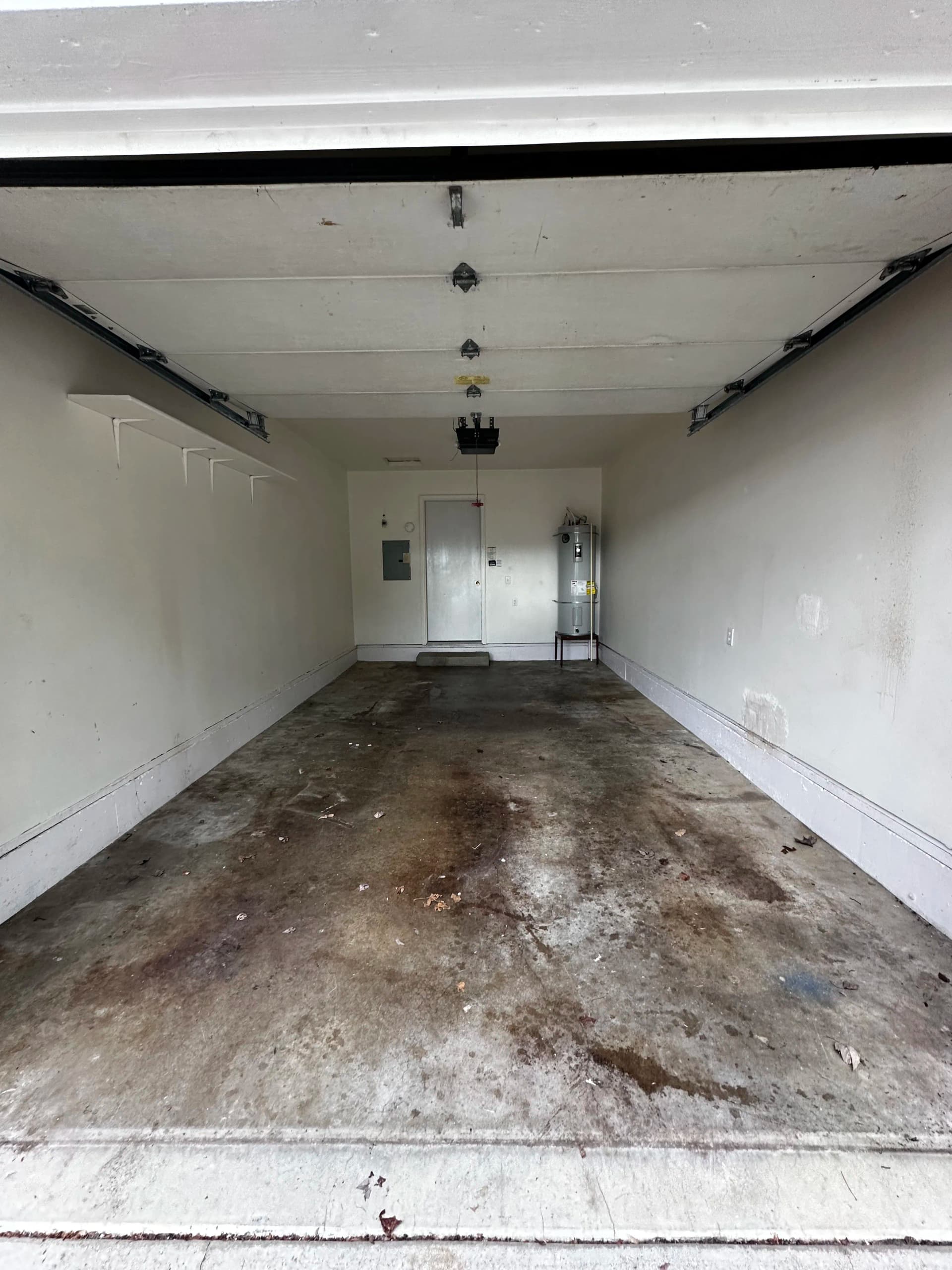 Gallery photos for Move-Out Garage Cleanout in Lebanon Oregon: Image #1
