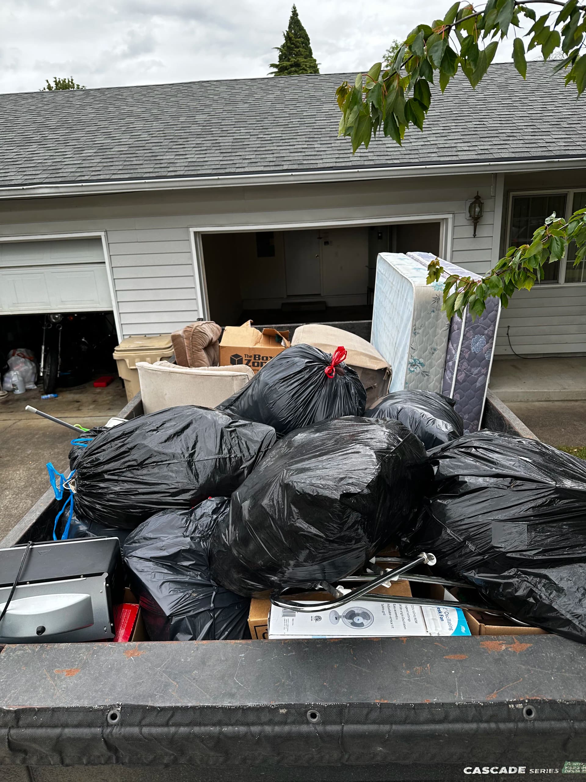 Gallery photos for Move-Out Garage Cleanout in Lebanon Oregon: Image #2