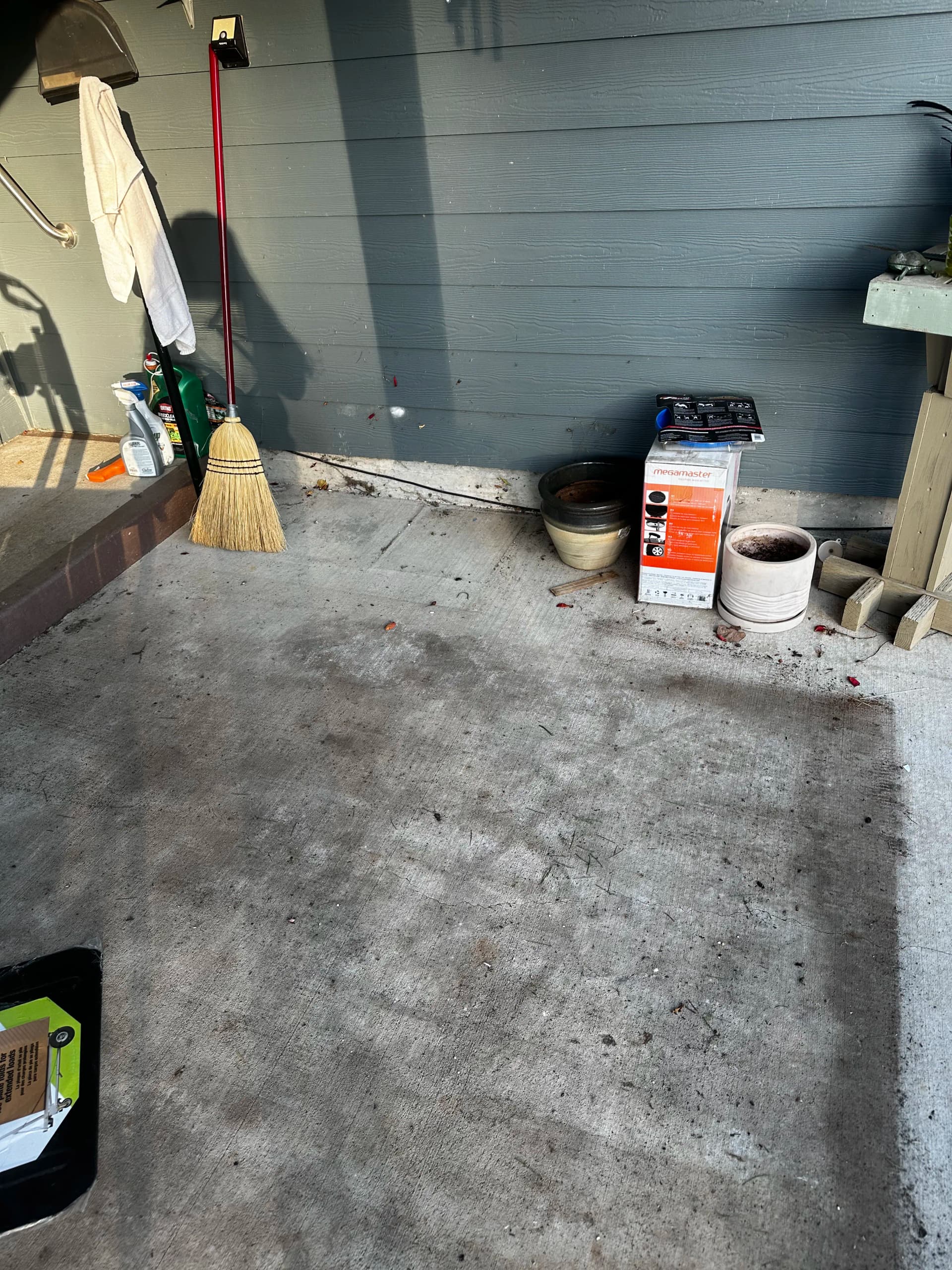 Gallery photos for Backyard Cleanup and Debris Removal in Stayton: Image #3