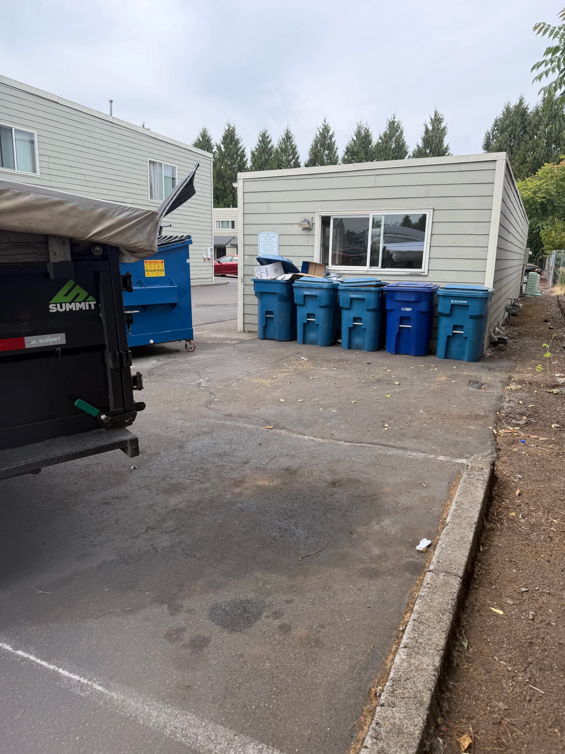 Gallery photos for Bulky Junk Removal for a Stayton Commercial Property: Image #2