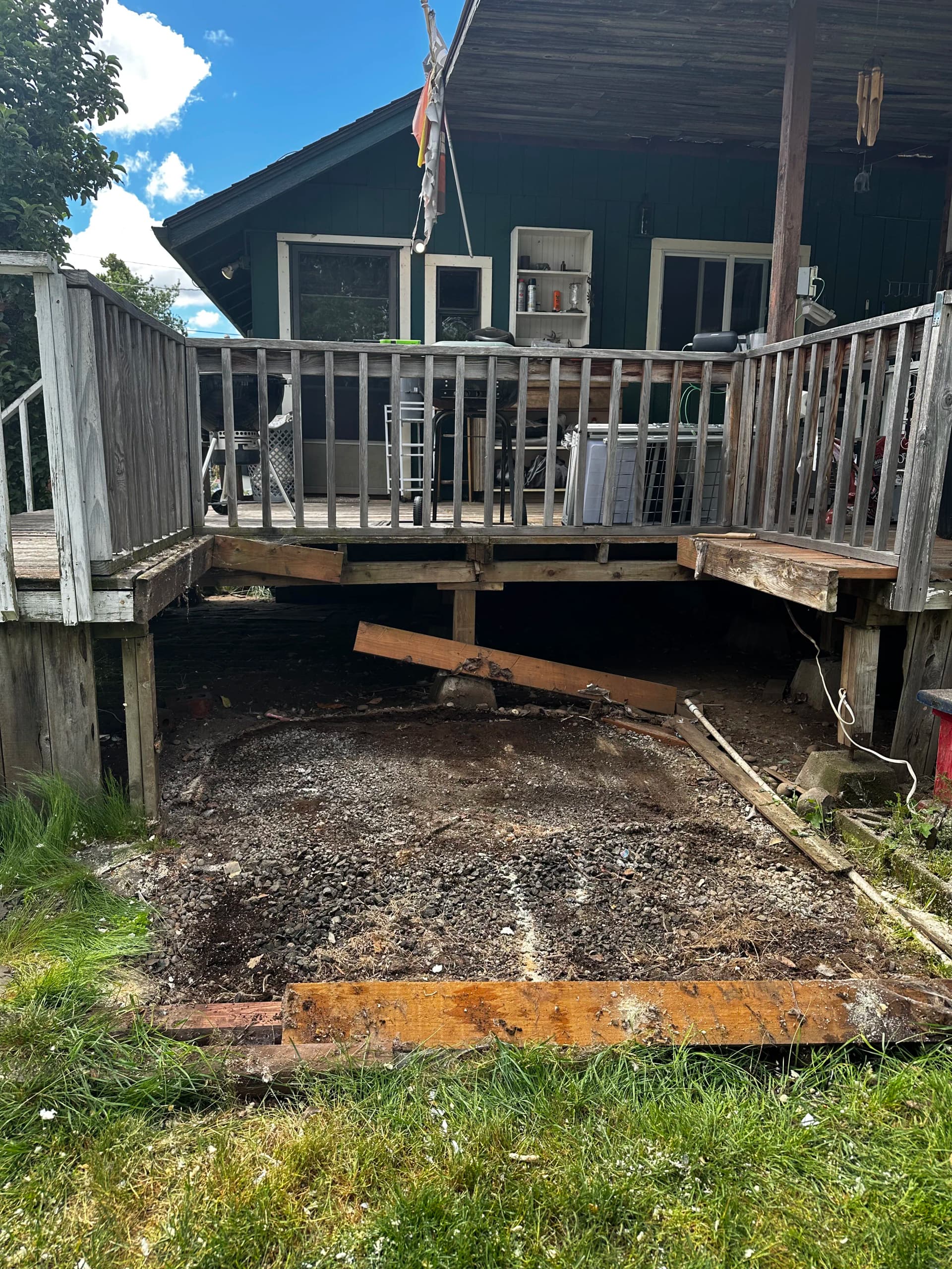Gallery photos for Old Hot Tub Removed in Stayton to Make Way for New Deck: Image #2