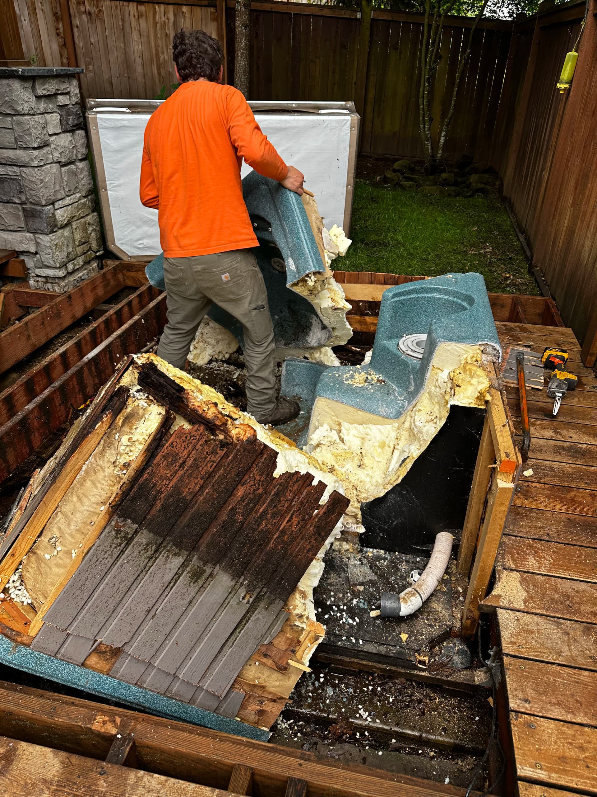 Gallery photos for Hot Tub Removal From a Eugene Backyard Deck: Image #1